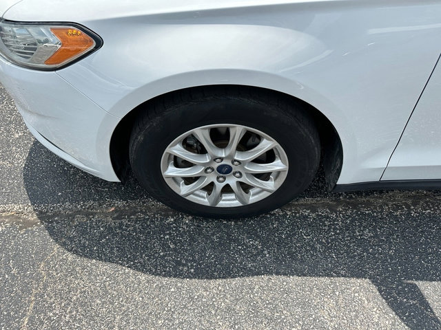 Used 2015 Ford Fusion S image 29
