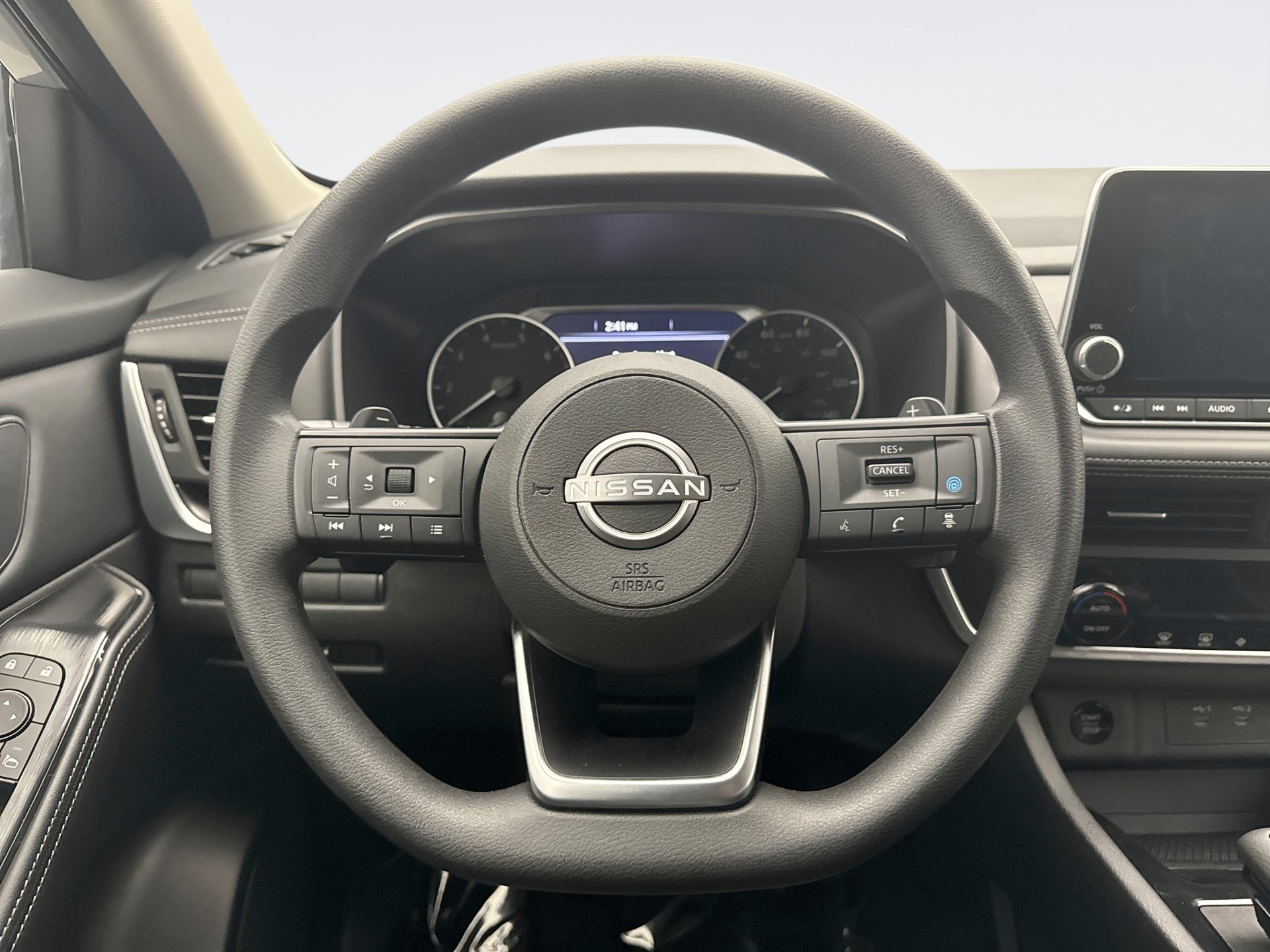 Used 2024 Nissan Rogue SV AWD/4WD image 12