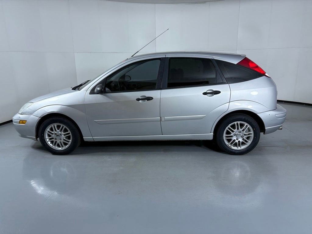 Used 2003 Ford Focus ZX5 Hatchback FWD image 5