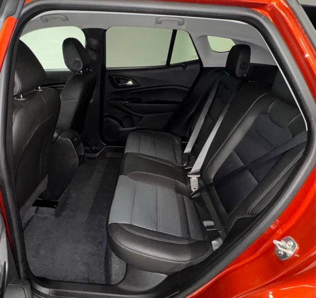 Used 2024 Chevrolet Trax LT w/ LT Convenience Package FWD image 12