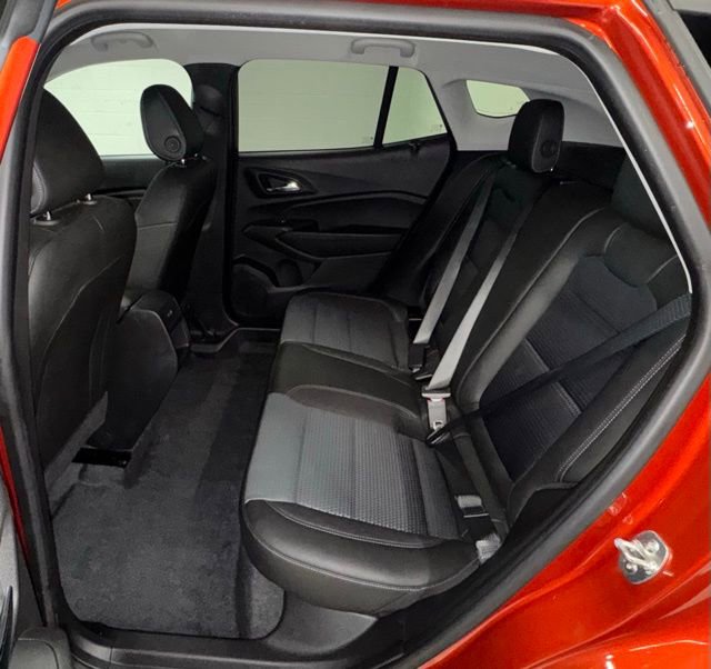 Used 2024 Chevrolet Trax LT w/ LT Convenience Package image 12