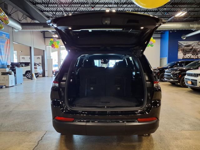 Used 2024 Jeep Grand Cherokee L Laredo AWD/4WD image 12