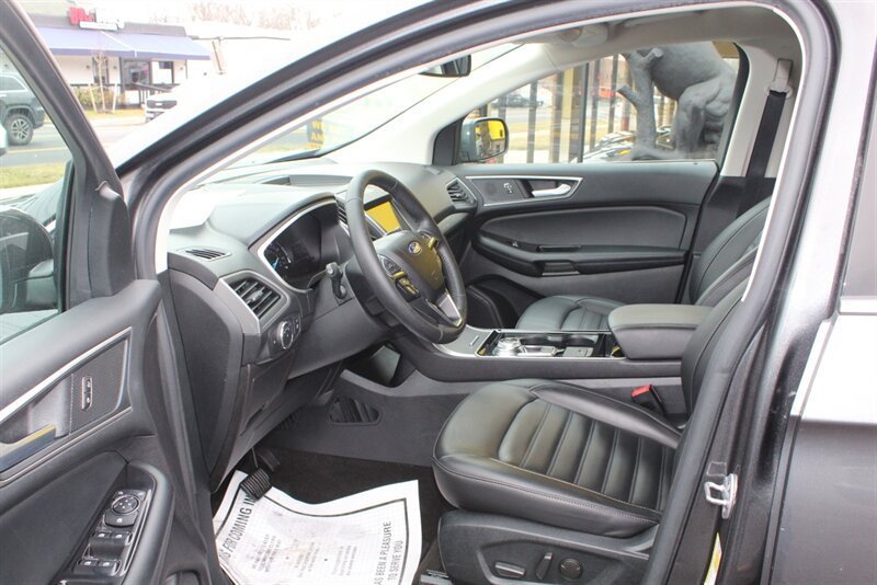 Used 2020 Ford Edge SEL w/ Convenience Package AWD/4WD image 11