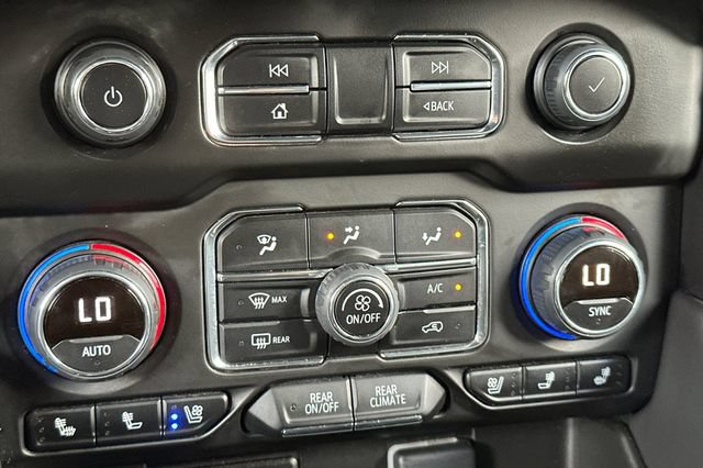 Used 2024 Chevrolet Tahoe Premier AWD/4WD image 23