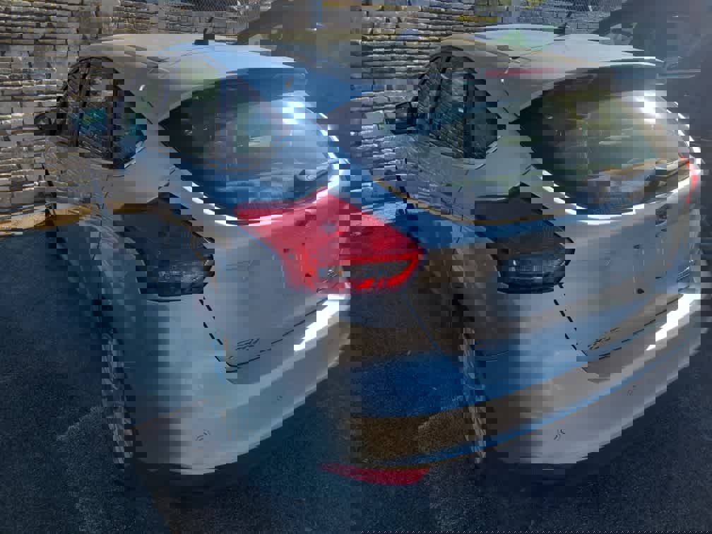 Used 2016 Ford Focus Titanium w/ Titanium Technology Package image 3