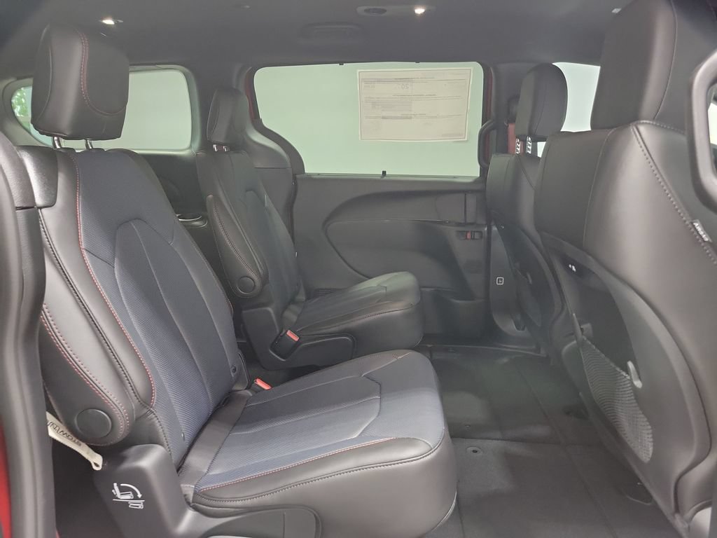 New 2027 Chrysler Pacifica Select AWD/4WD image 12