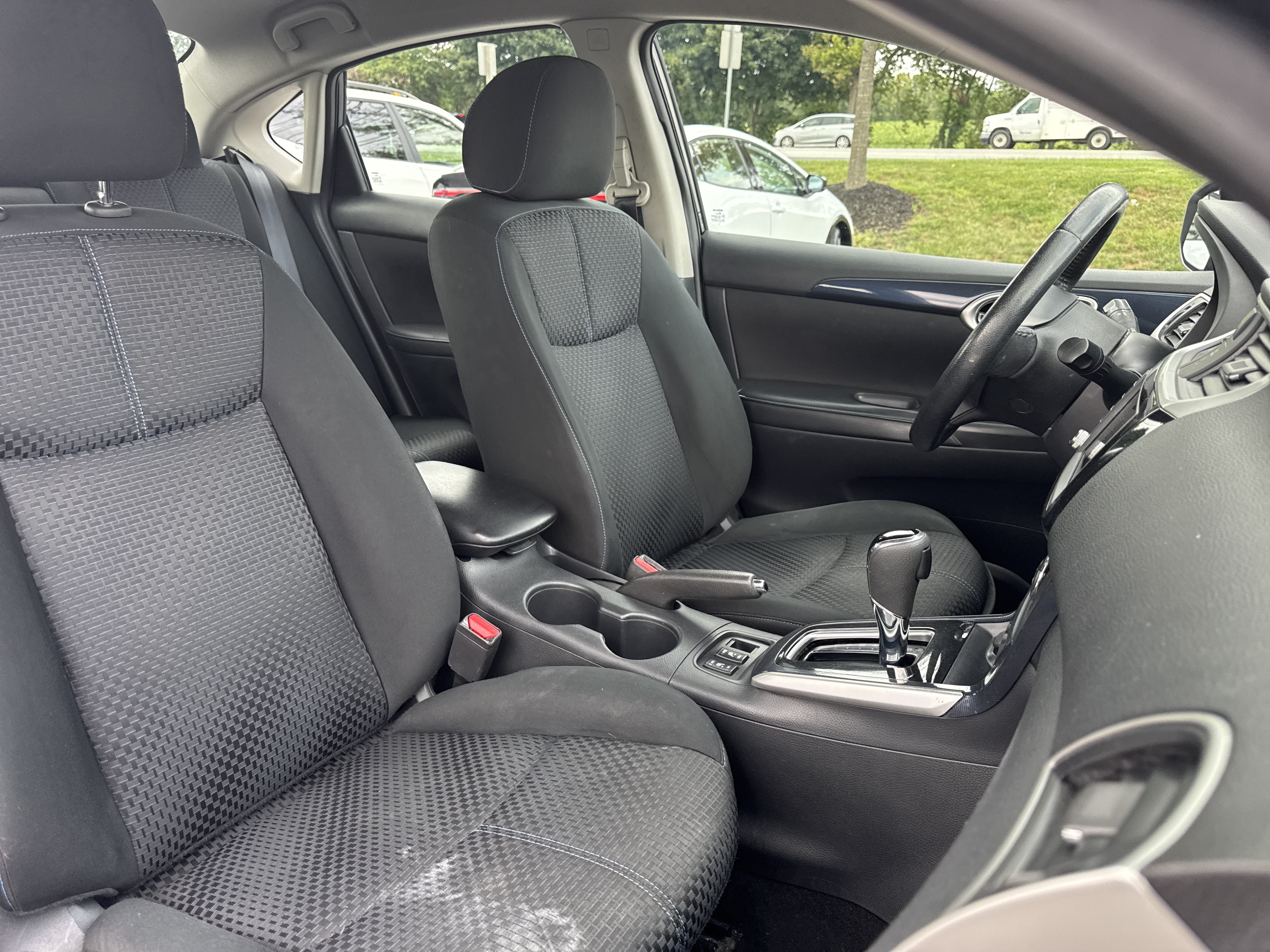Used 2019 Nissan Sentra SR FWD image 16