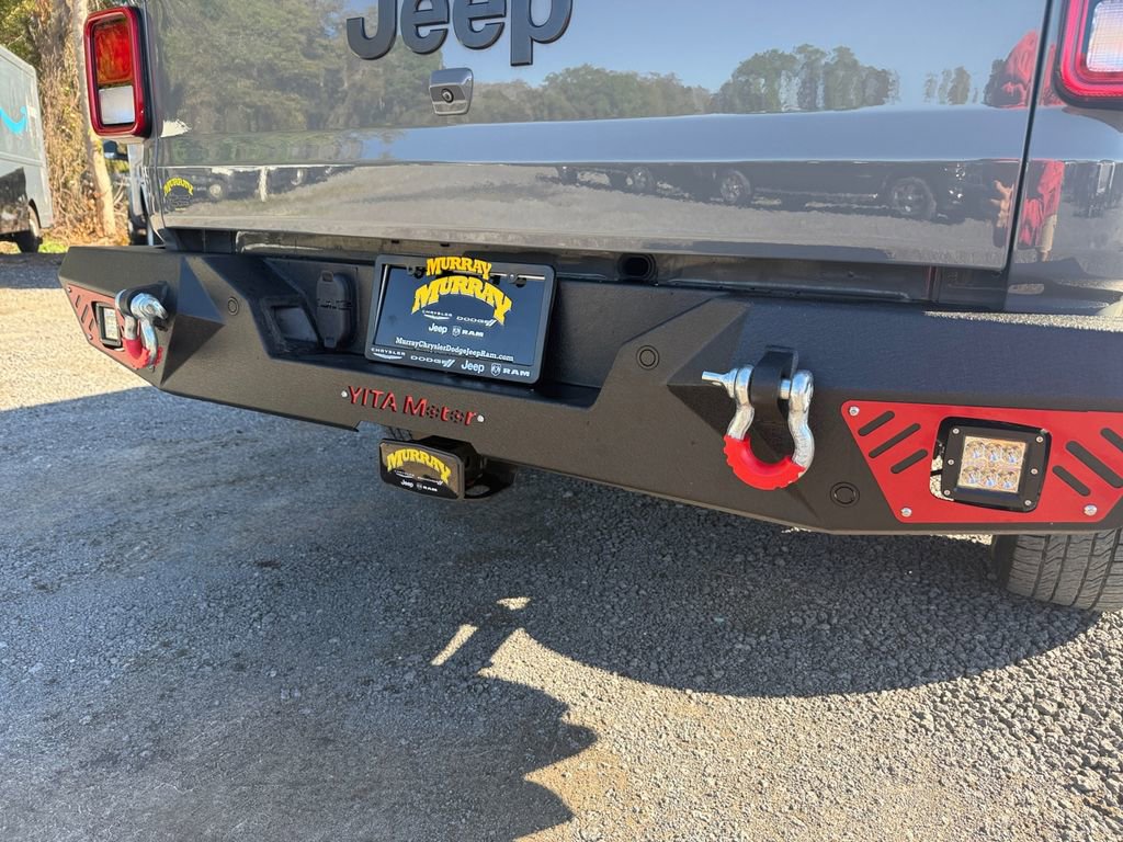 Used 2023 Jeep Gladiator Sport image 17