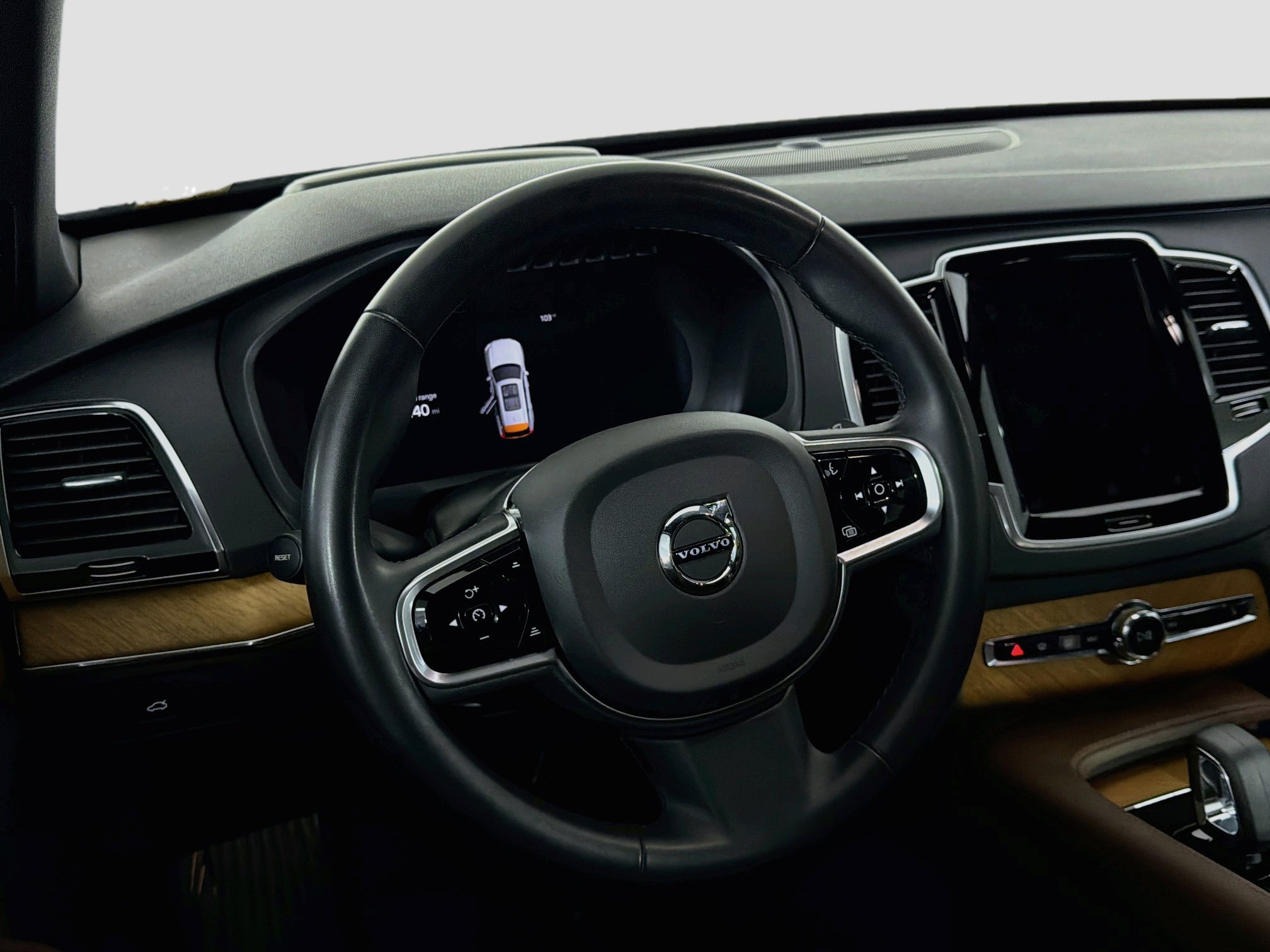 Used 2023 Volvo XC90 B5 Plus w/ Protection Package Premier AWD/4WD image 18