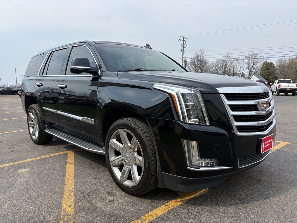 Used 2016 Cadillac Escalade Luxury image 4