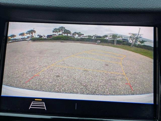 Used 2021 Chevrolet Trax LT w/ LT Convenience Package FWD image 12