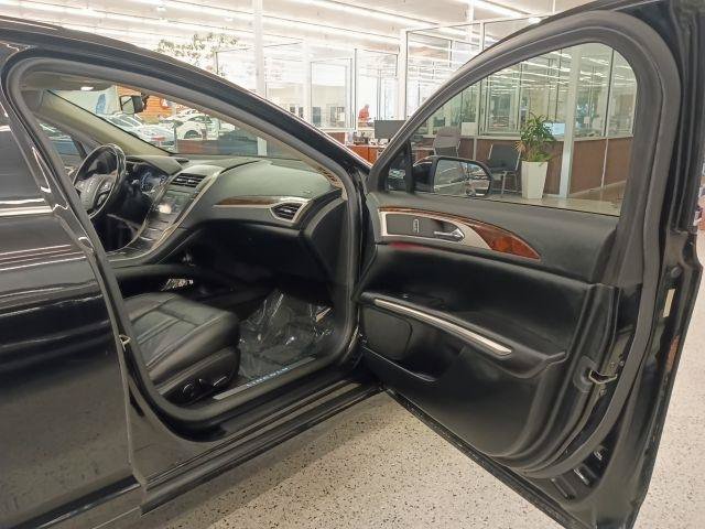 Used 2016 Lincoln MKZ w/ Equipment Group 200A Select FWD image 19
