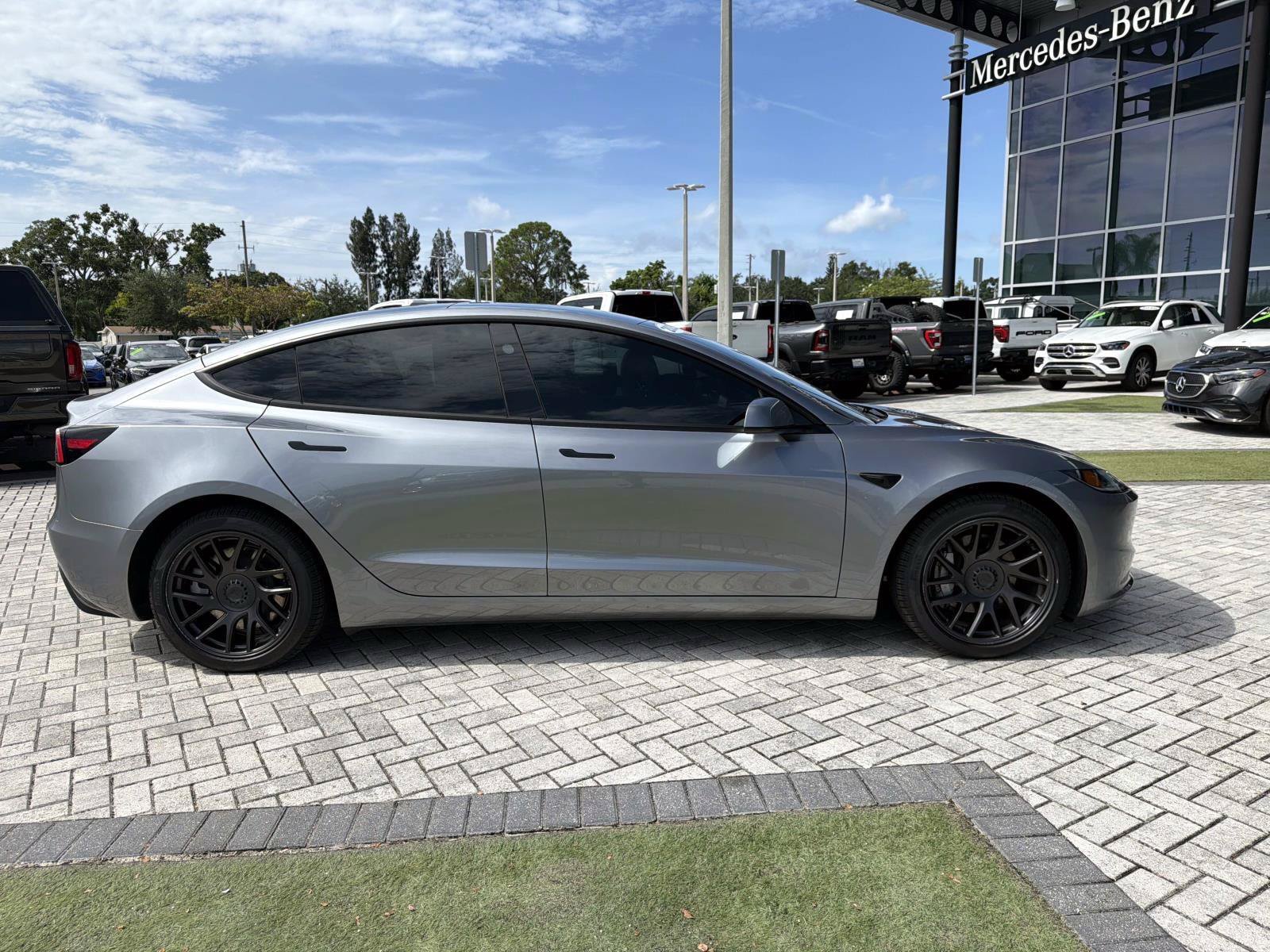 Used 2025 Tesla Model 3 Long Range AWD/4WD image 4