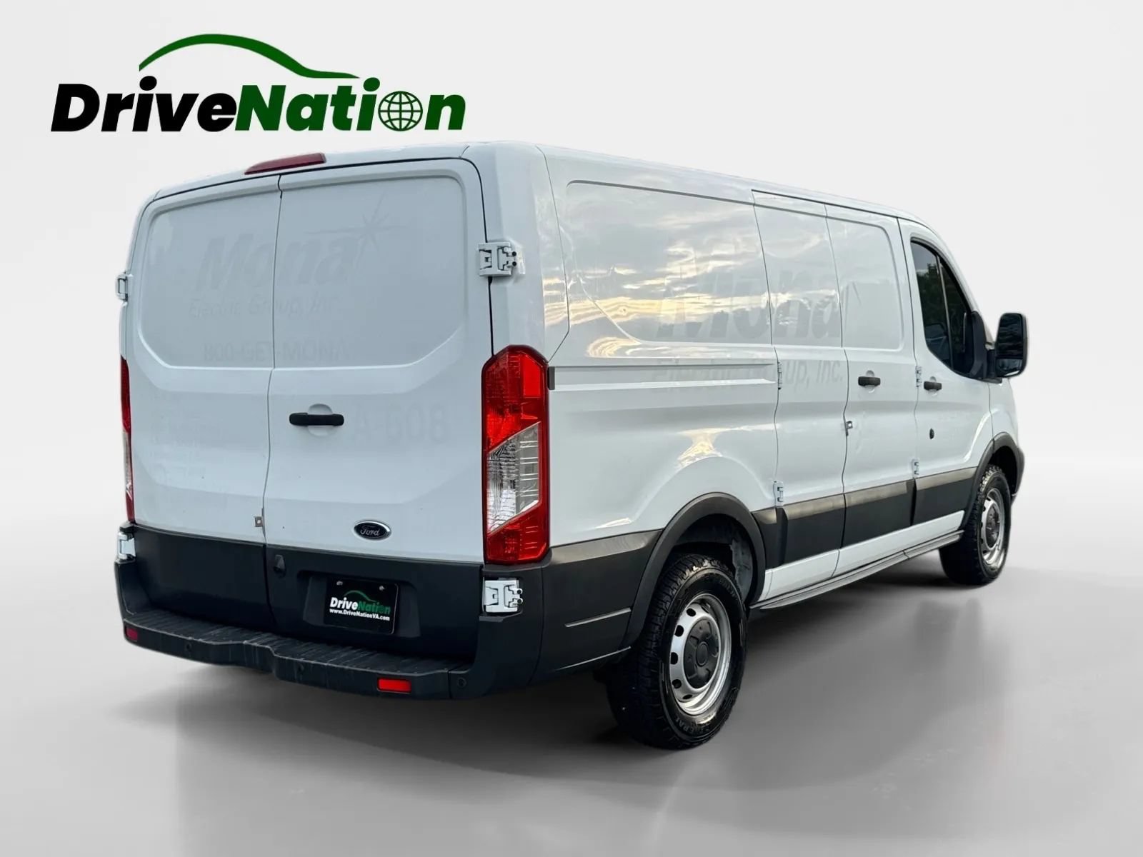Used 2016 Ford Transit 250 130 Low Roof RWD image 5