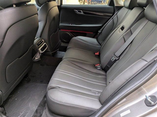 Used 2025 Genesis G80 2.5T image 11