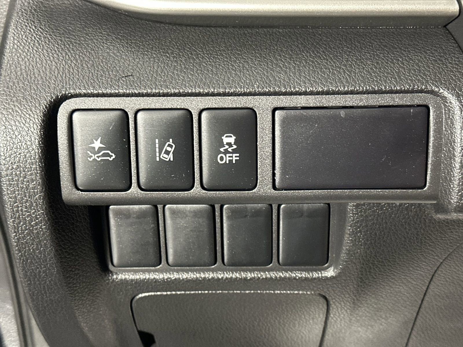 Used 2020 Mitsubishi Eclipse Cross SE image 26