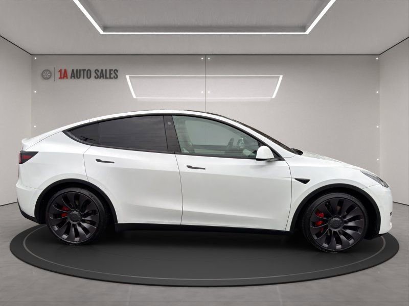 Used 2021 Tesla Model Y Performance image 6