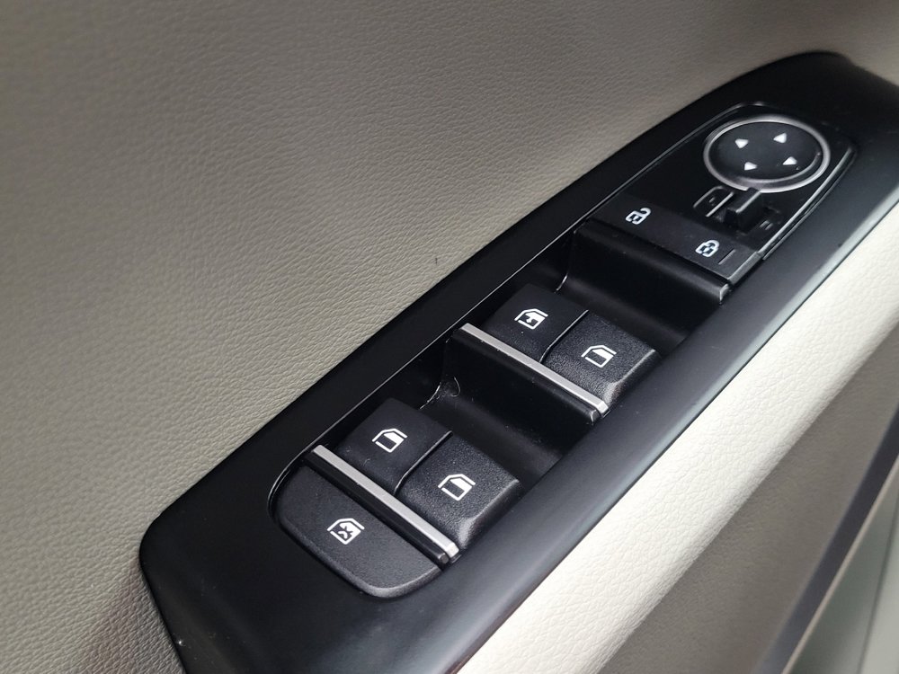 Used 2025 Kia Soul LX FWD image 27