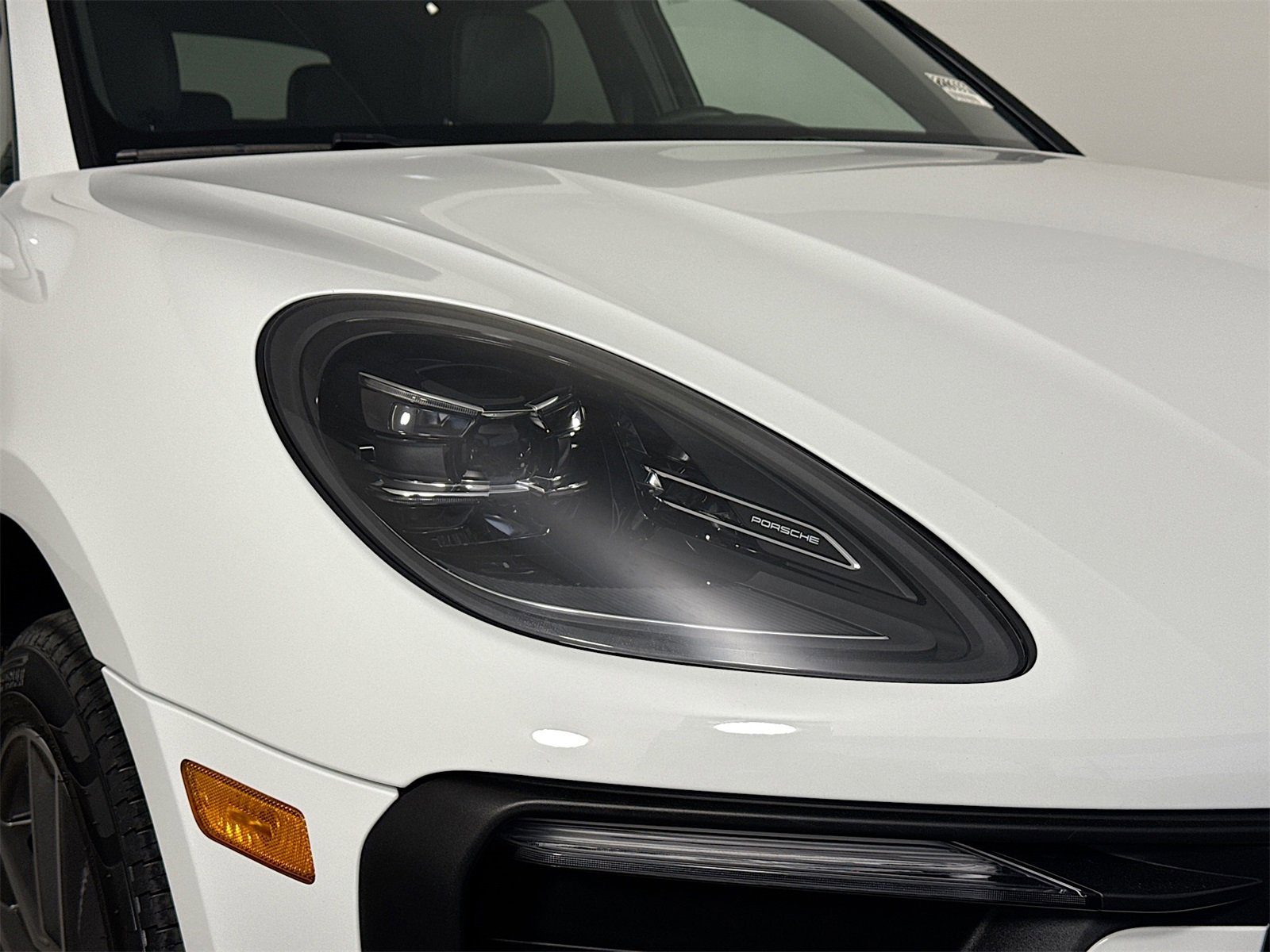 Certified 2024 Porsche Macan image 28