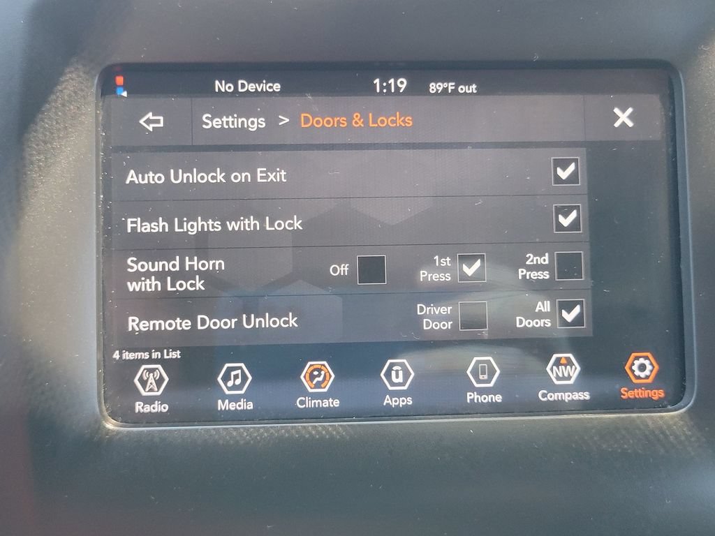 Used 2019 Jeep Cherokee Latitude w/ Popular Appearance Group FWD image 27
