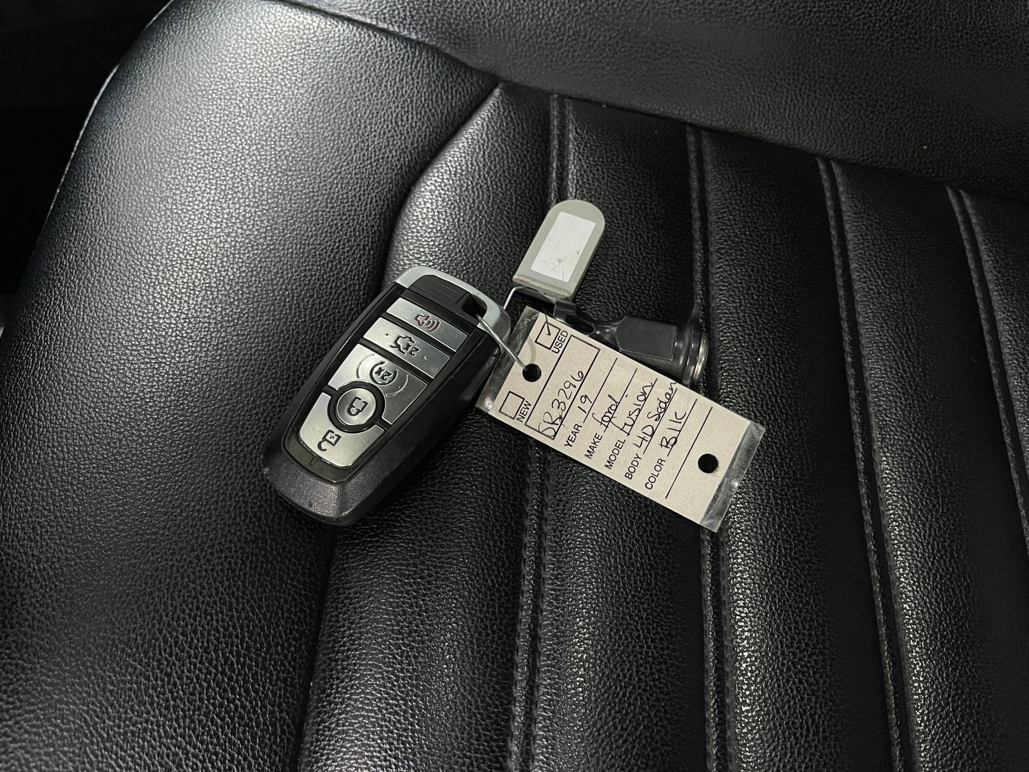 Used 2019 Ford Fusion SEL FWD image 35