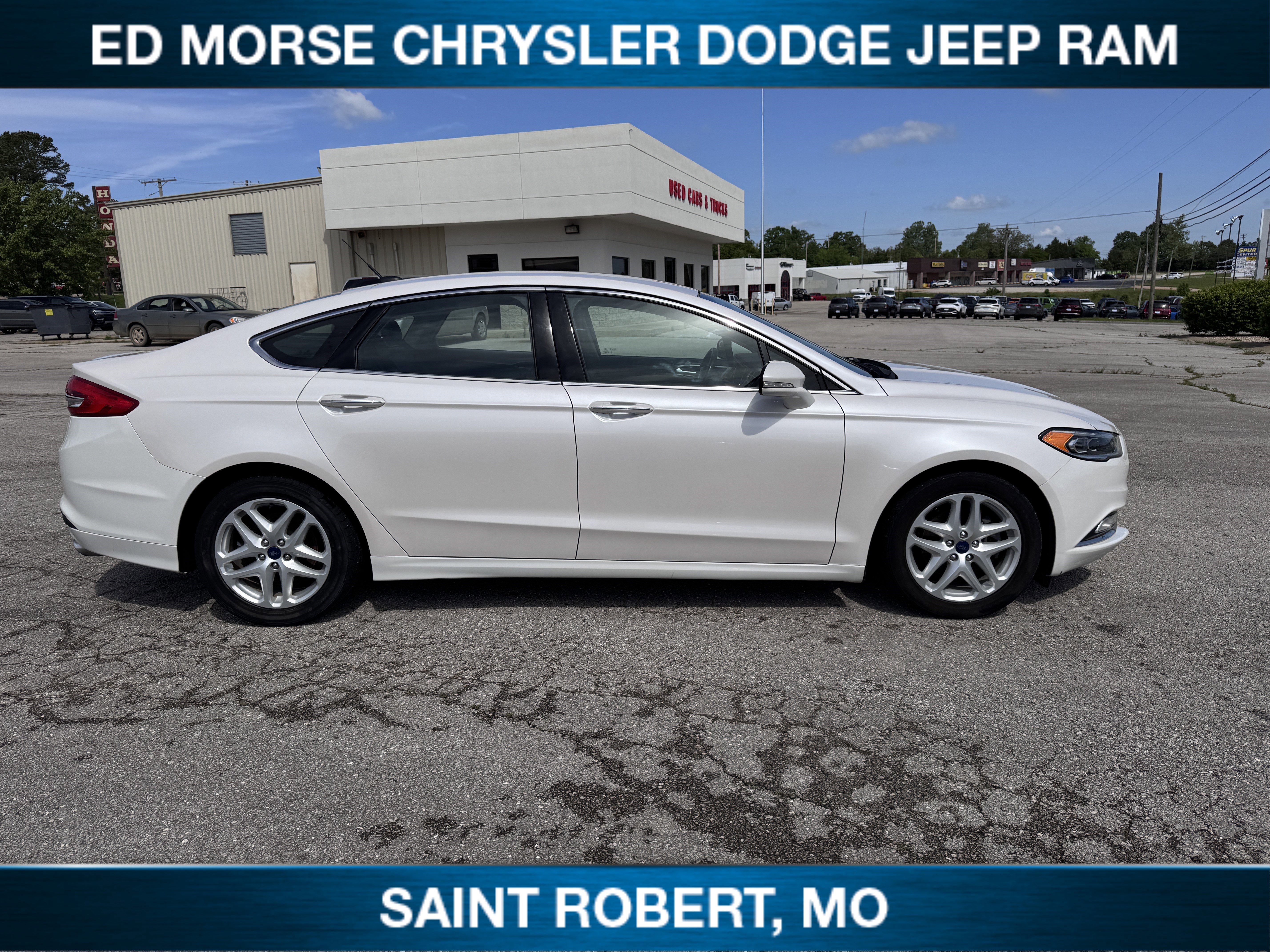 Used 2017 Ford Fusion SE w/ Fusion SE Technology Package FWD image 7