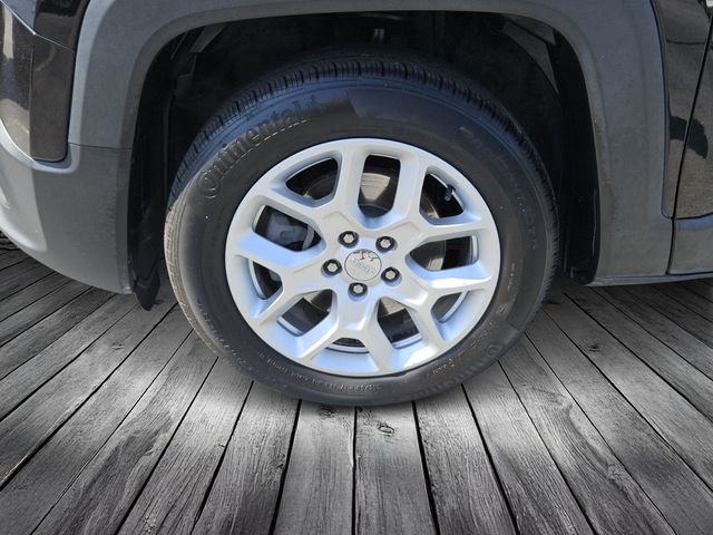 Used 2018 Jeep Renegade Latitude FWD image 9