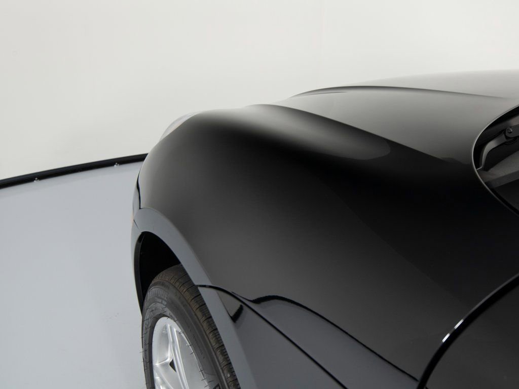 Certified 2025 Porsche Macan image 38