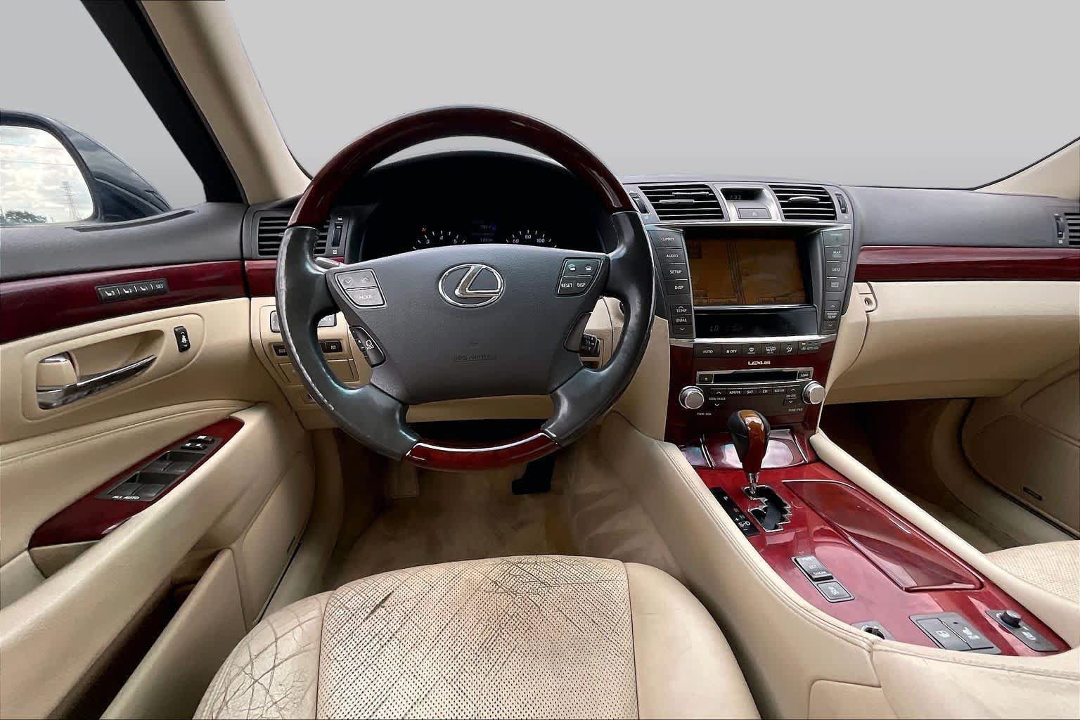 Used 2012 Lexus LS 460 w/ Comfort Pkg RWD image 4