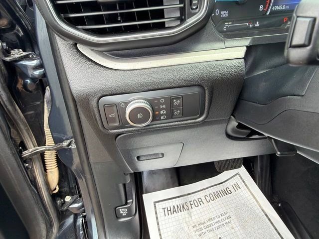 Used 2022 Ford Explorer XLT w/ Equipment Group 202A AWD/4WD image 19