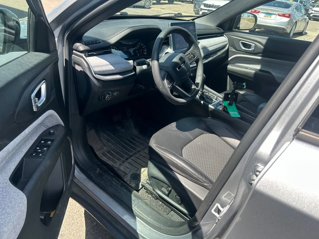 Certified 2023 Jeep Compass Latitude w/ Convenience Group AWD/4WD image 12