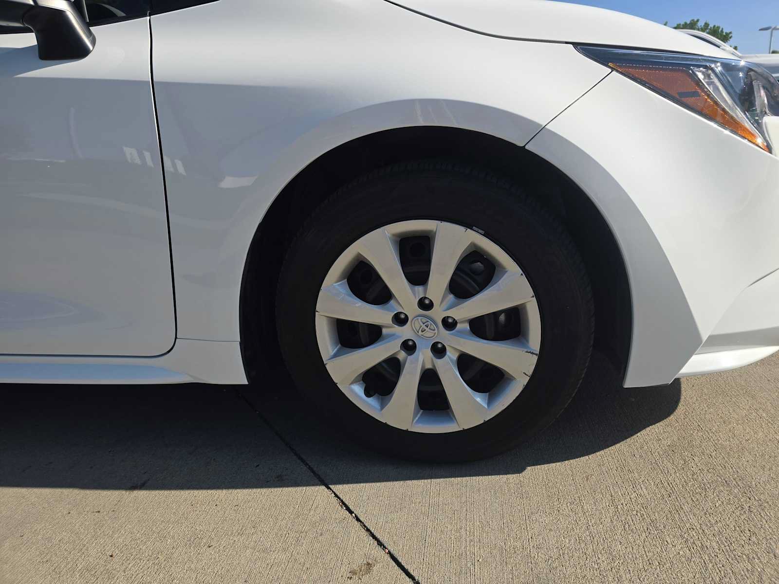 Certified 2025 Toyota Corolla LE FWD image 9