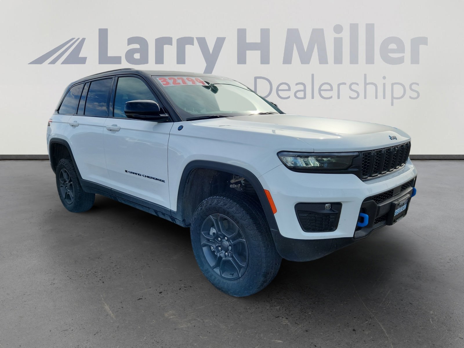 Used 2024 Jeep Grand Cherokee Trailhawk image 7