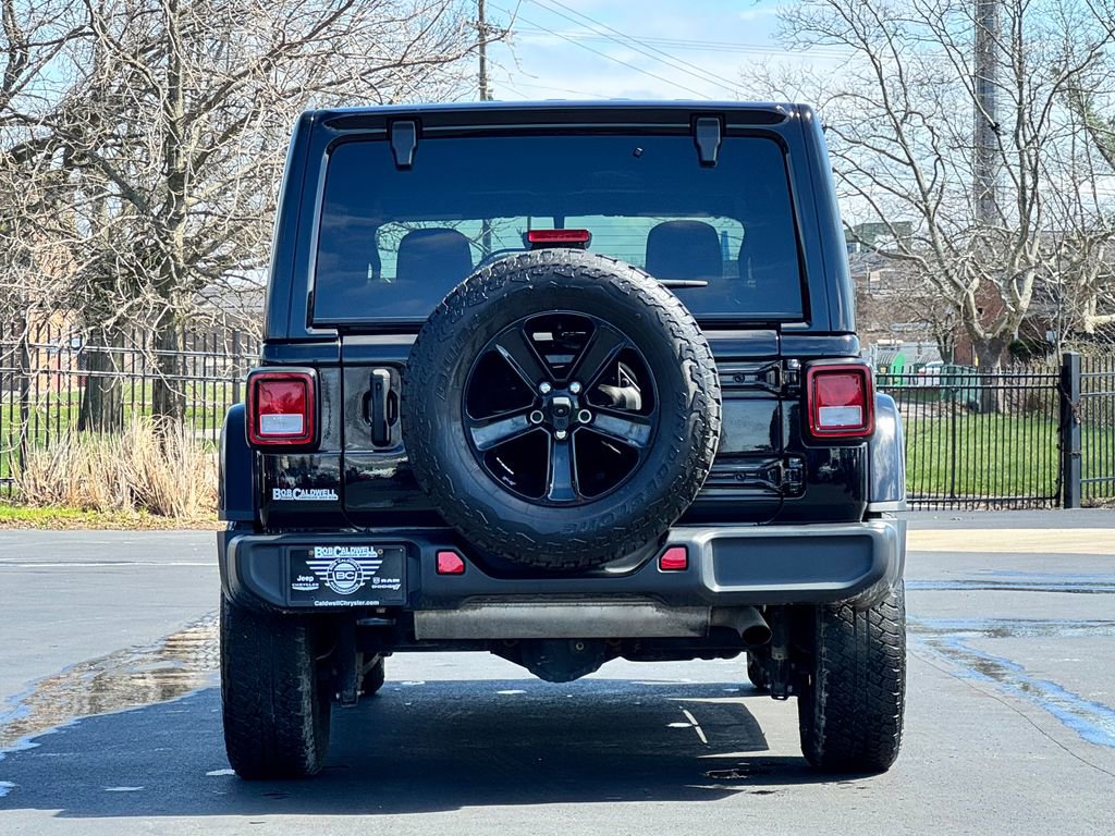 Used 2022 Jeep Wrangler Unlimited Sahara image 6