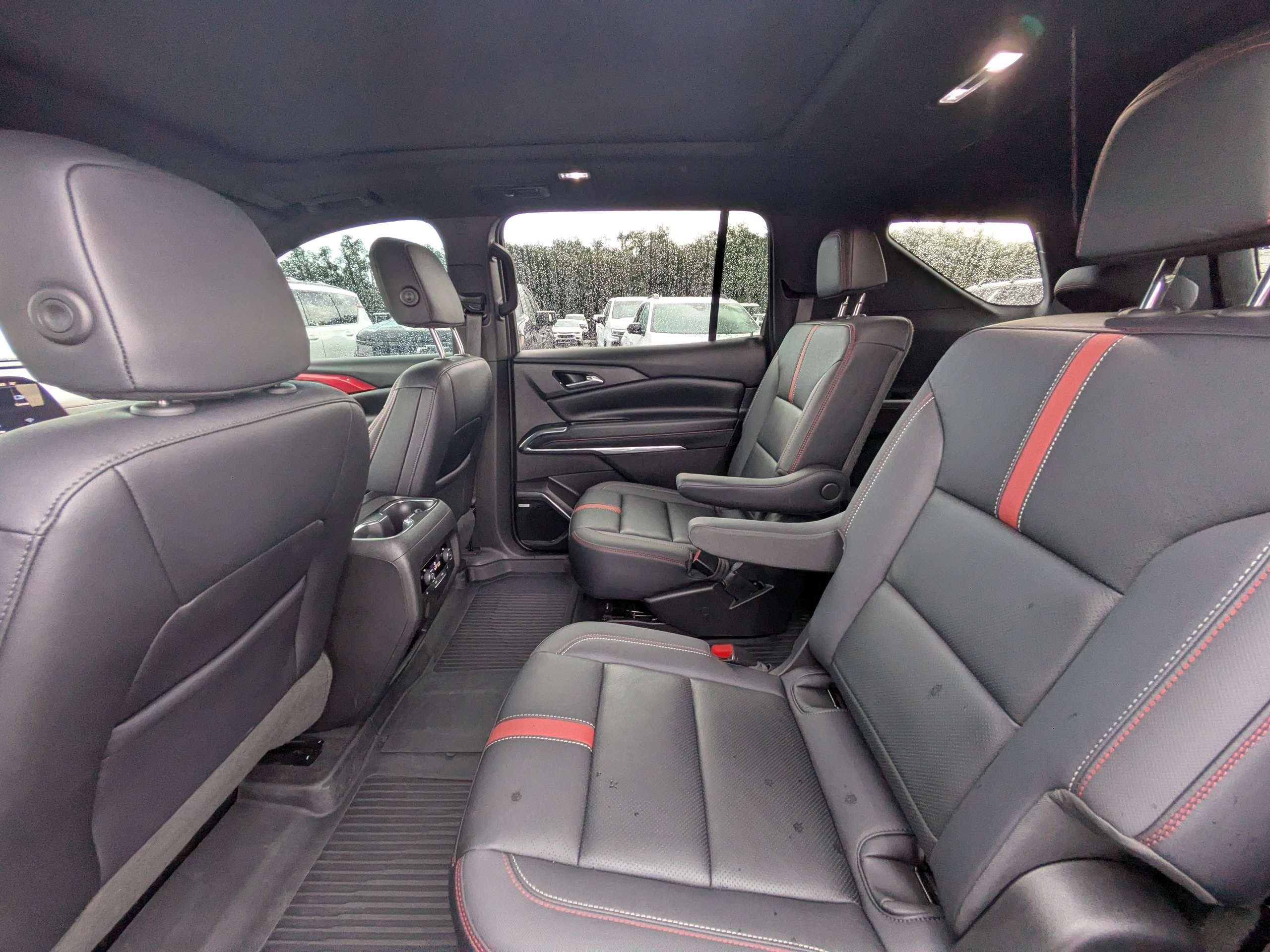 Used 2026 Chevrolet Traverse RS FWD image 12