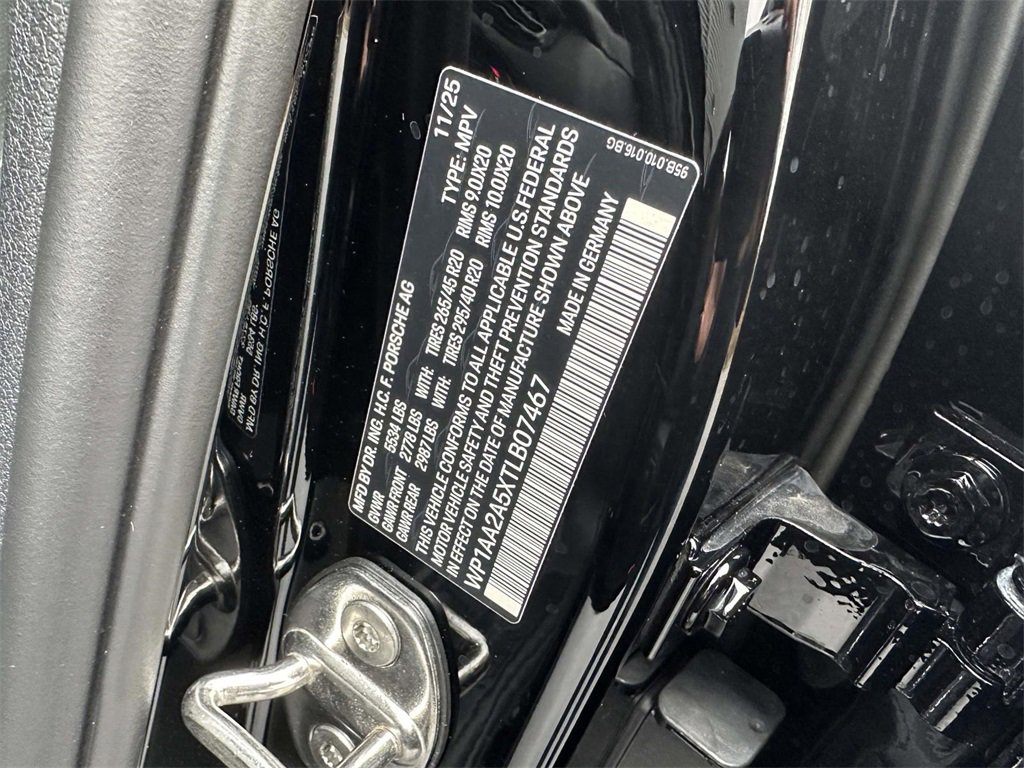 New 2026 Porsche Macan image 7