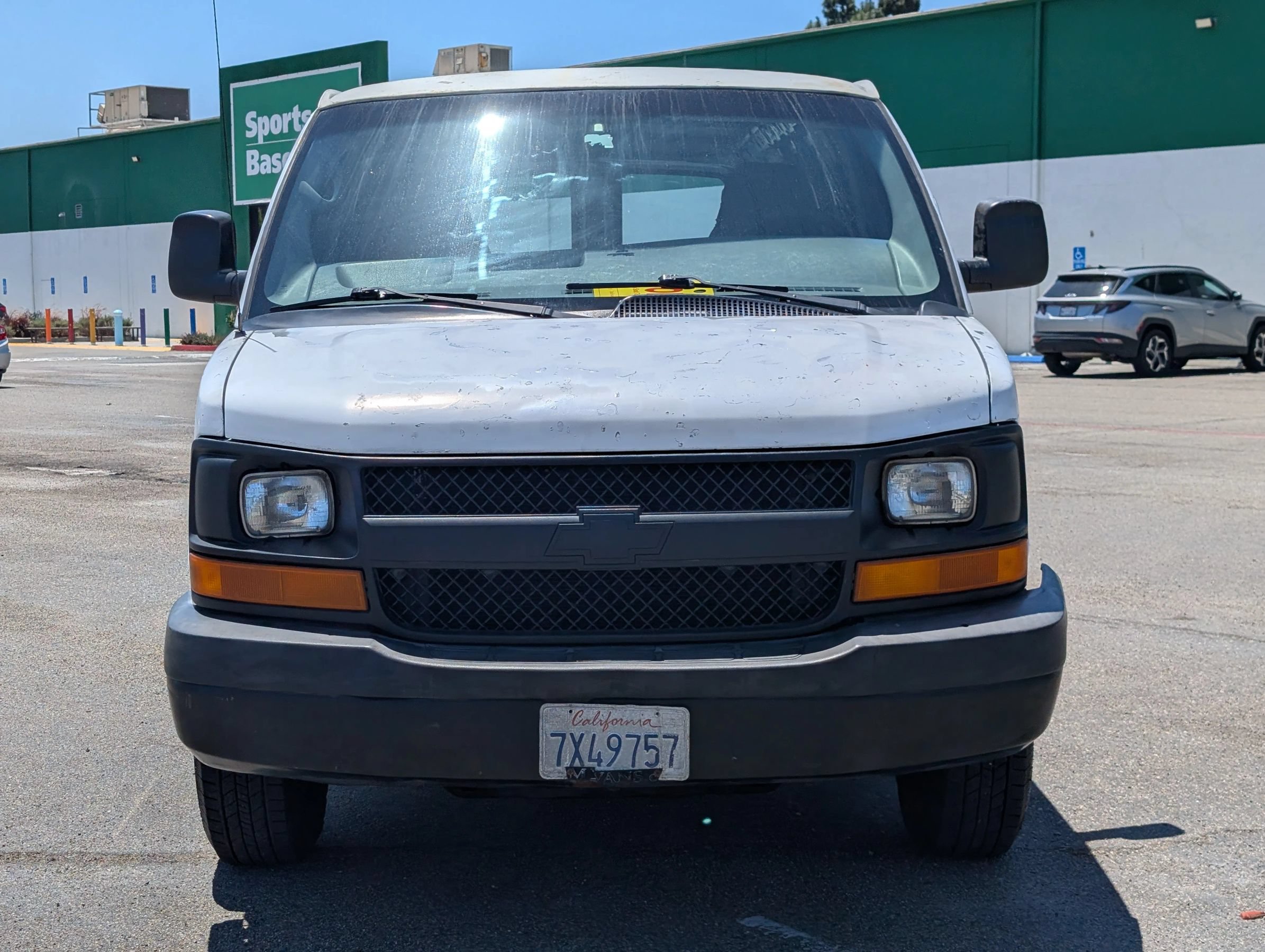 Used 2005 Chevrolet Express 2500 RWD image 2
