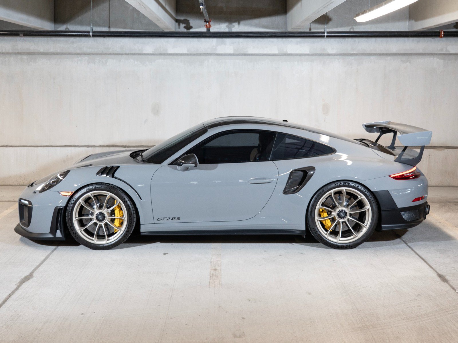 Certified 2019 Porsche 911 GT2 RS RWD image 2