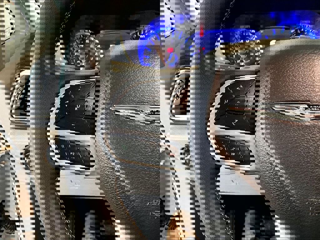 Used 2023 Chrysler Pacifica Touring-L image 24