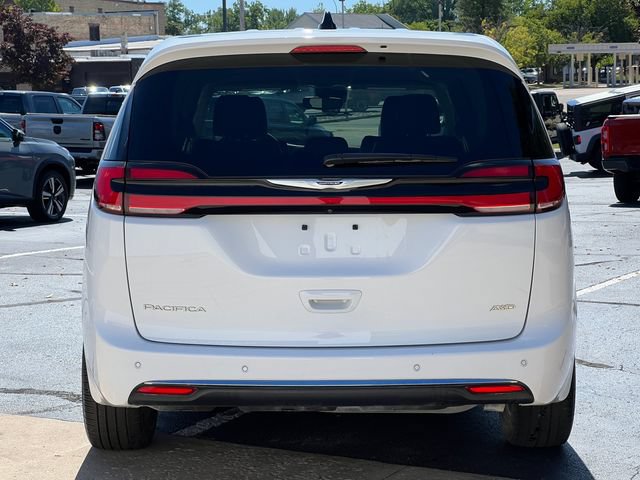 Used 2024 Chrysler Pacifica Touring-L AWD/4WD image 48