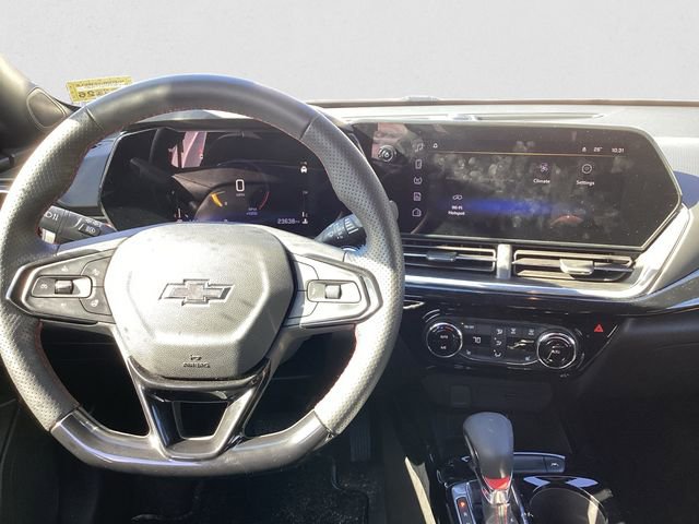 Used 2025 Chevrolet Trax RS image 10