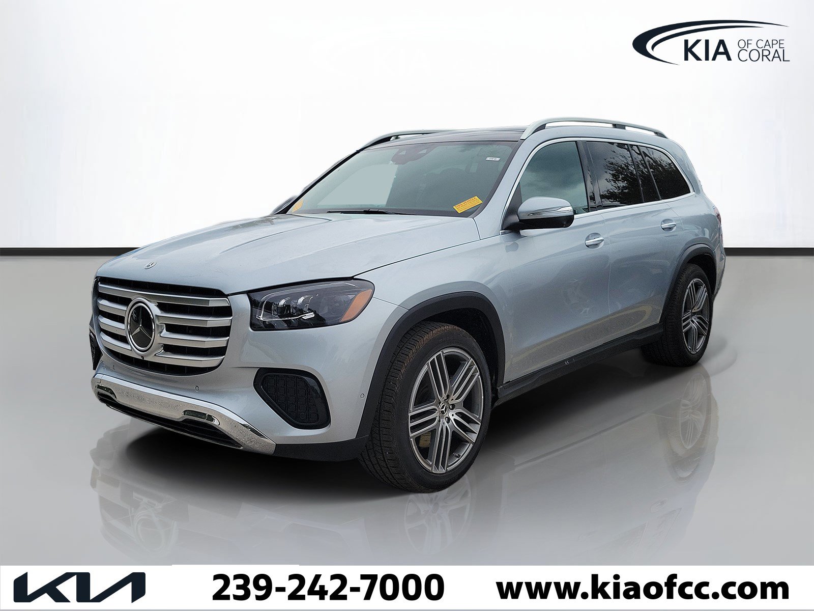 Used 2026 Mercedes-Benz GLS 450 4MATIC image 3