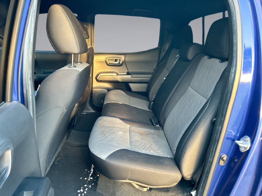 Used 2022 Toyota Tacoma TRD Sport w/ Technology Package RWD image 29