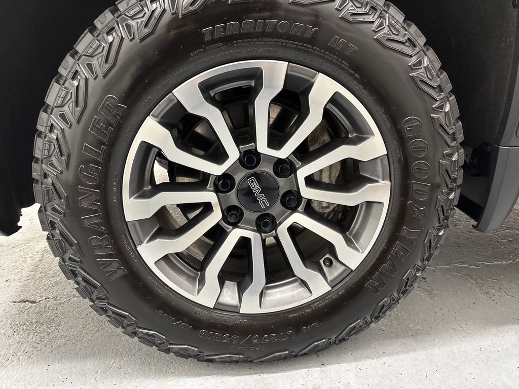 Used 2023 GMC Sierra 1500 AT4 w/ AT4 Premium Package AWD/4WD image 27