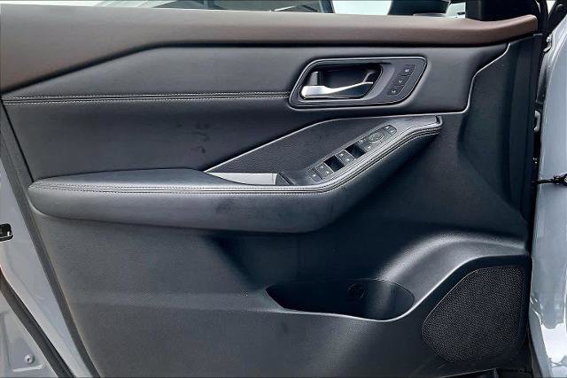 Certified 2023 Nissan Rogue SL AWD/4WD image 22