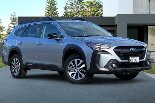 Used 2025 Subaru Outback Premium w/ Popular Package #1A image 2