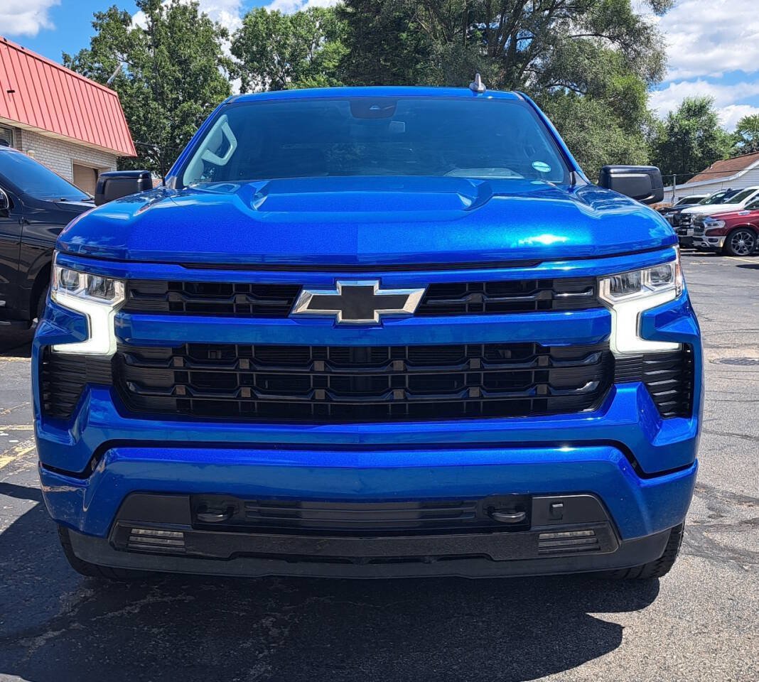 Used 2022 Chevrolet Silverado 1500 RST AWD/4WD image 3