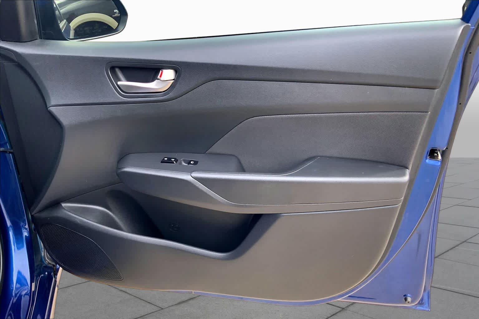 Used 2022 Hyundai Accent SE FWD image 23