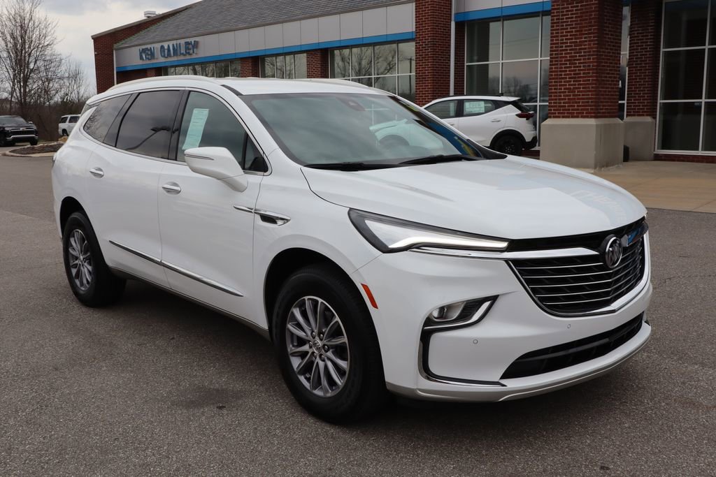 Used 2024 Buick Enclave Essence w/ LPO, Floor Liner Package image 4