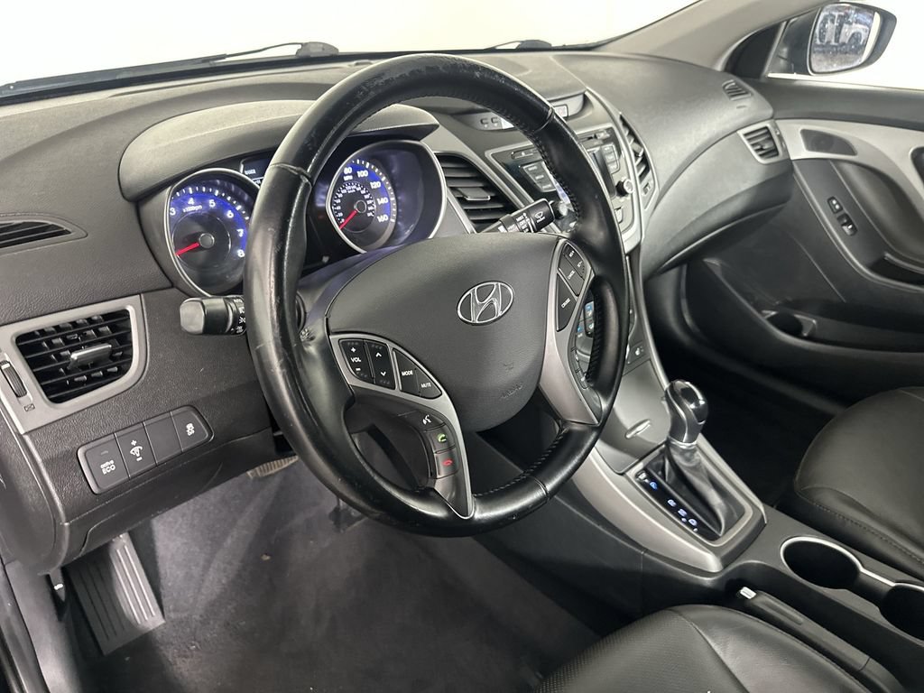 Used 2015 Hyundai Elantra Limited FWD image 13